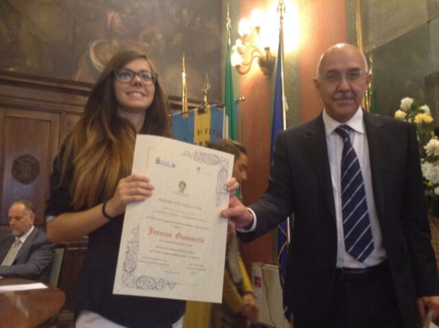 Stefano Quaglia con una vincitrice del Premio Catullo